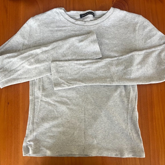 Brandy Melville Long Sleeve Grey Top - Picture 1 of 3